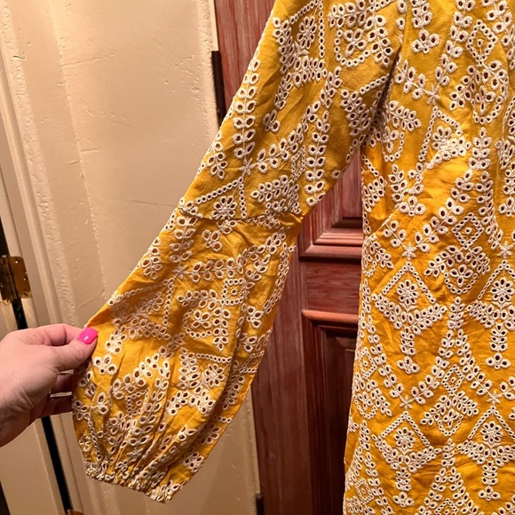 DRESS THE POPULATION Marigold Eyelet yellow DRESS open back - Picture 3 of 12